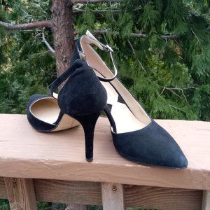 Adrienne Vittadini black suede heels sz 7